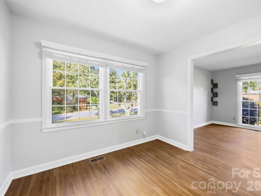 9100 Sandburg Avenue, Charlotte, NC 28213.  MLS# CAR4426781, YatesRealty ID 52489. 