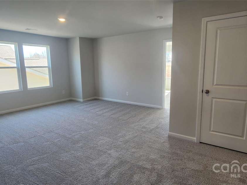 143 Ella Claire Drive, York, SC 29745.  MLS# CAR4187825, YatesRealty ID 5249. Loft