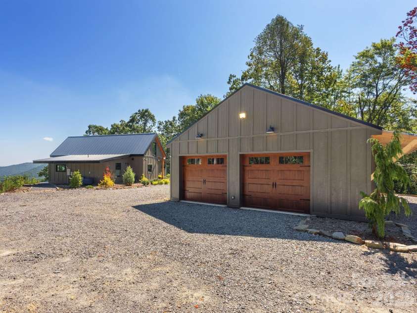 536 Faircrest Lane, Hendersonville, NC 28792.  MLS# CAR4424378, YatesRealty ID 52491. 