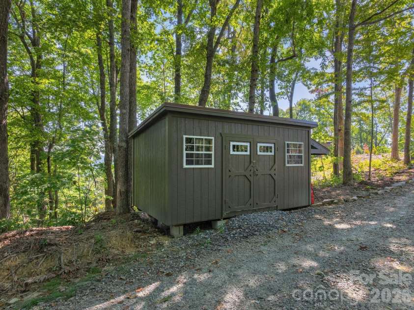 536 Faircrest Lane, Hendersonville, NC 28792.  MLS# CAR4424378, YatesRealty ID 52491. 