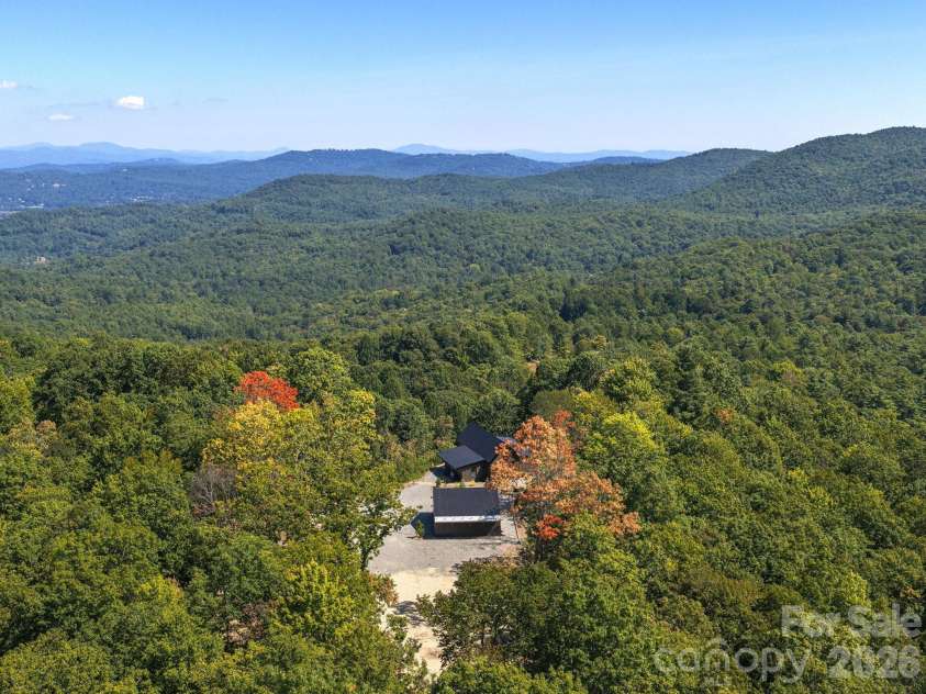536 Faircrest Lane, Hendersonville, NC 28792.  MLS# CAR4424378, YatesRealty ID 52491. 