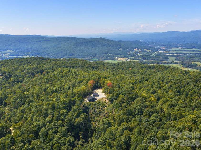 536 Faircrest Lane, Hendersonville, NC 28792.  MLS# CAR4424378, YatesRealty ID 52491. 