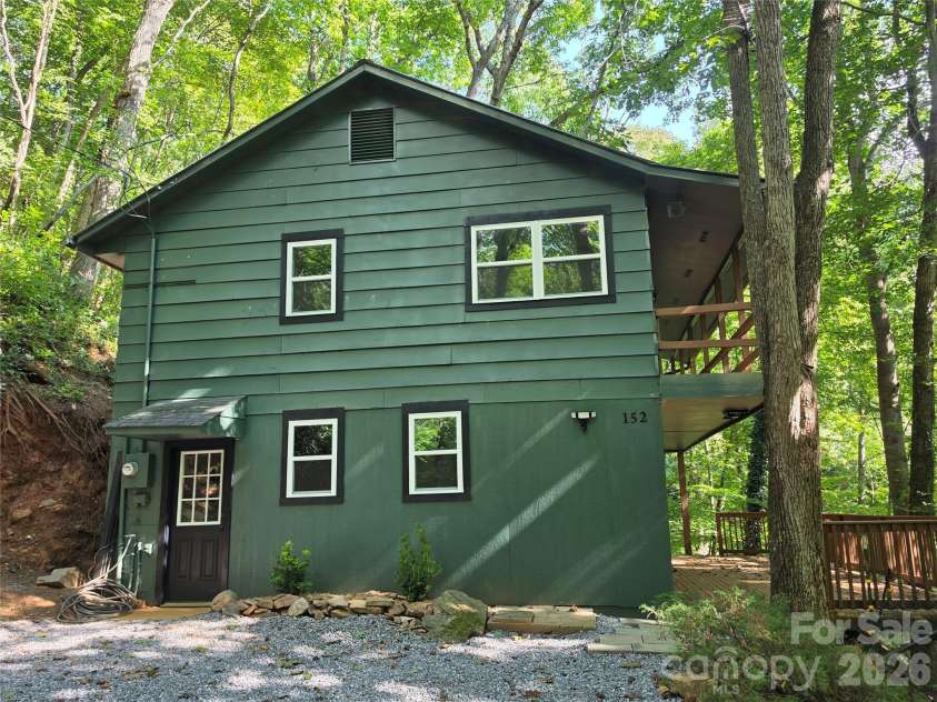 152 Dream Mountain Boulevard, Canton, NC 28716.  MLS# CAR4425103, YatesRealty ID 52494. 