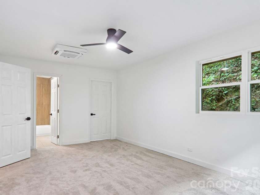 152 Dream Mountain Boulevard, Canton, NC 28716.  MLS# CAR4425103, YatesRealty ID 52494. 
