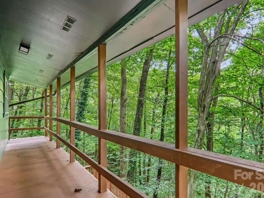 152 Dream Mountain Boulevard, Canton, NC 28716.  MLS# CAR4425103, YatesRealty ID 52494. 