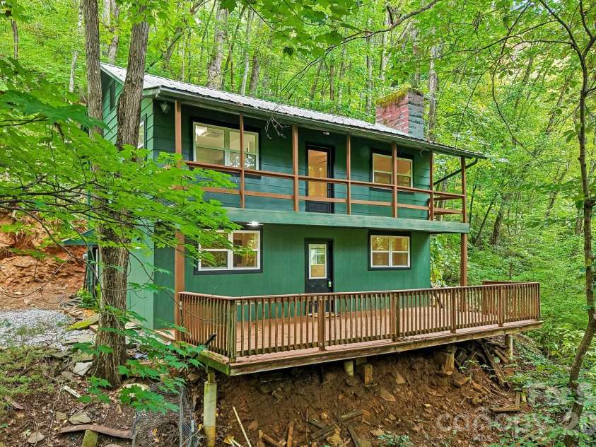152 Dream Mountain Boulevard, Canton, NC 28716.  MLS# CAR4425103, YatesRealty ID 52494. 