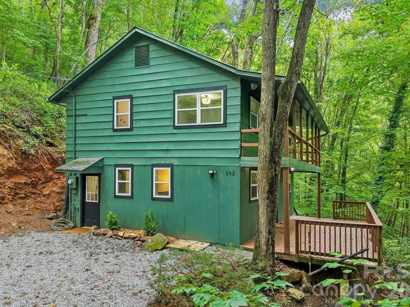 152 Dream Mountain Boulevard, Canton, NC 28716.  MLS# CAR4425103, YatesRealty ID 52494. 