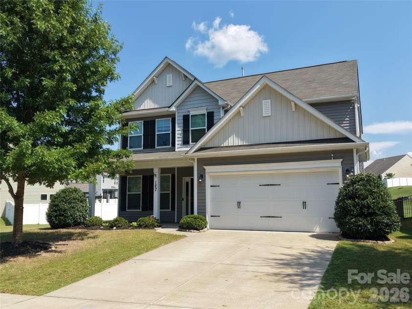 127 Lantern Acres Drive, Mooresville, NC 28115.  MLS# CAR4427663, YatesRealty ID 52495. 