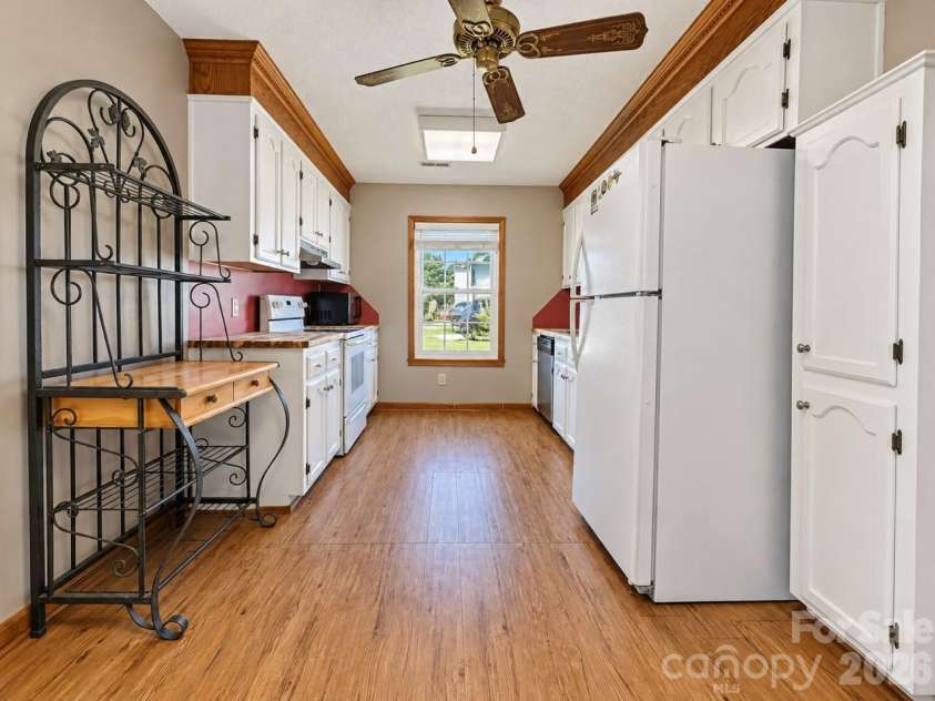 1062 Farm Pond Lane, Rock Hill, SC 29732.  MLS# CAR4427526, YatesRealty ID 52497. 