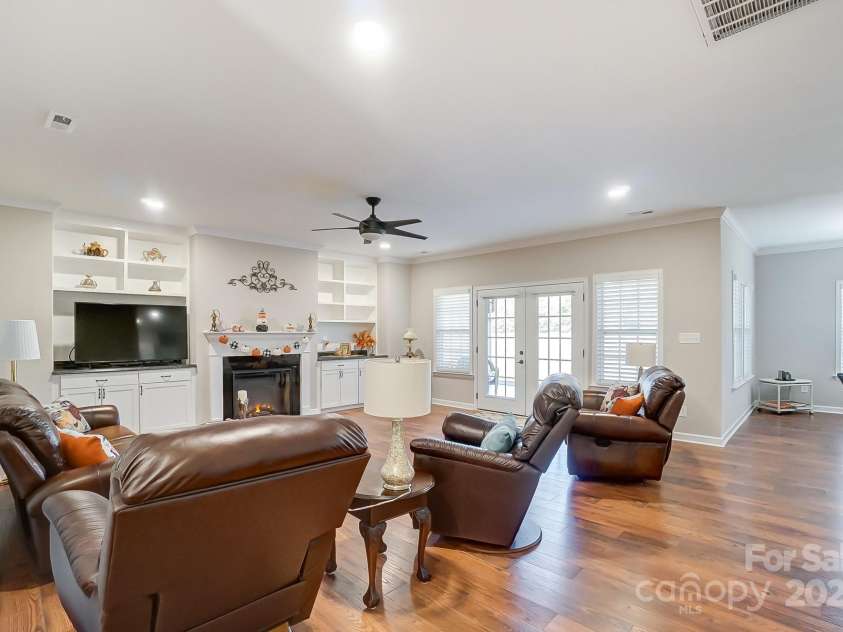 1345 Wildflower Drive, Gastonia, NC 28056.  MLS# CAR4190301, YatesRealty ID 5250. 