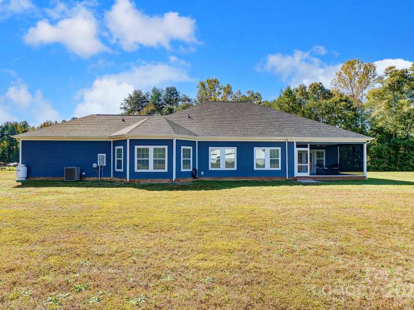 1345 Wildflower Drive, Gastonia, NC 28056.  MLS# CAR4190301, YatesRealty ID 5250. 