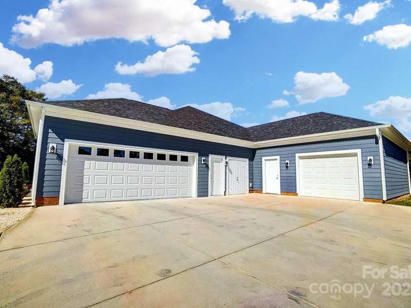 1345 Wildflower Drive, Gastonia, NC 28056.  MLS# CAR4190301, YatesRealty ID 5250. 