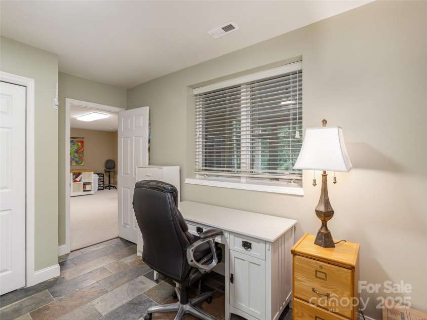 210 Black Oak Lane, Hendersonville, NC 28791.  MLS# CAR4333070, YatesRealty ID 5250. 