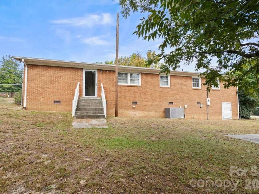 630 Pigg Street, Pageland, SC 28728.  MLS# CAR4427164, YatesRealty ID 52501. 