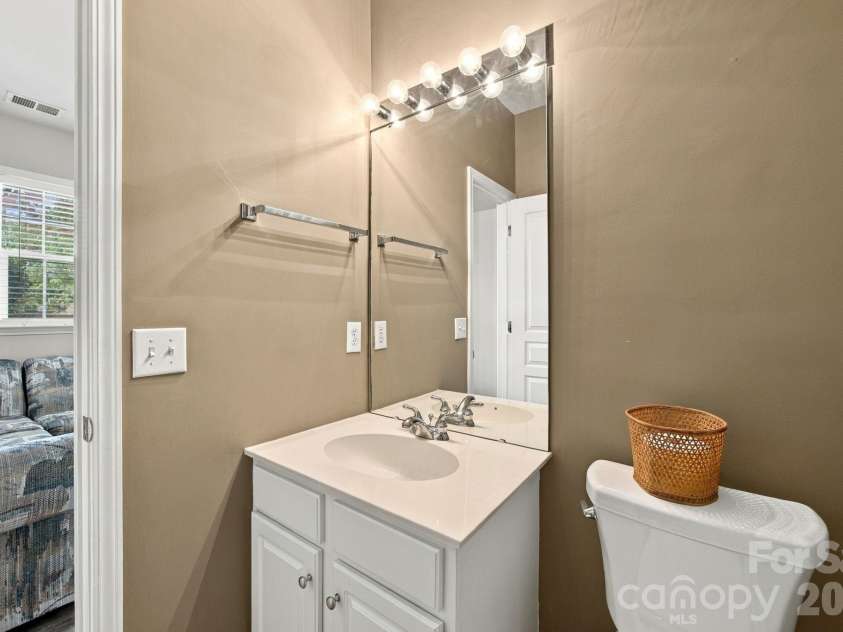 14543 Durant Boulevard, Charlotte, NC 28277.  MLS# CAR4426222, YatesRealty ID 52502. 1/2 Bath