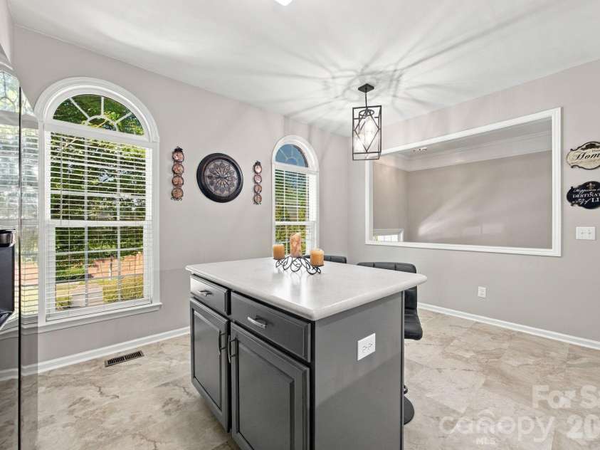 14543 Durant Boulevard, Charlotte, NC 28277.  MLS# CAR4426222, YatesRealty ID 52502. Center Island
