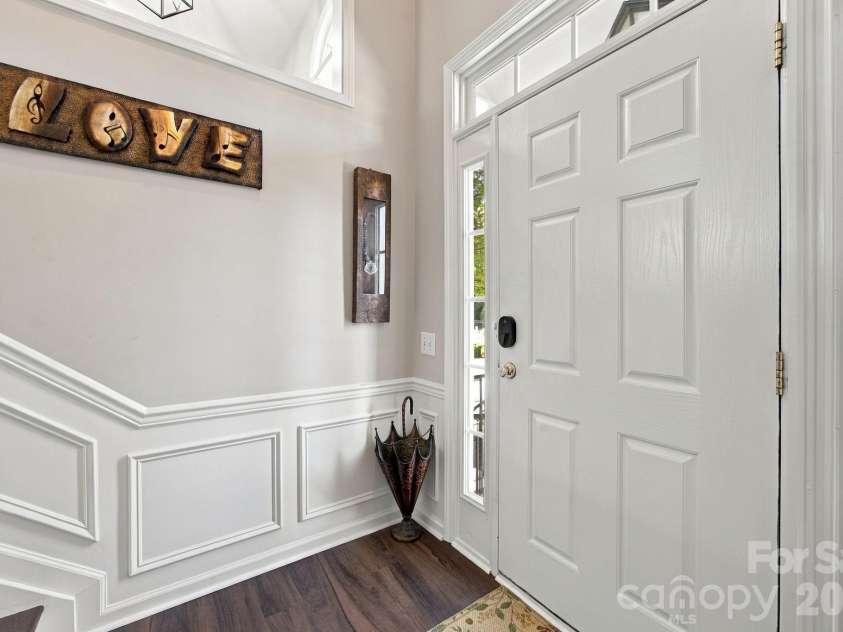 14543 Durant Boulevard, Charlotte, NC 28277.  MLS# CAR4426222, YatesRealty ID 52502. Inviting Foyer
