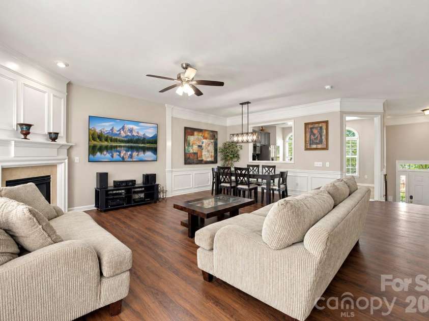 14543 Durant Boulevard, Charlotte, NC 28277.  MLS# CAR4426222, YatesRealty ID 52502. LVP Flooring