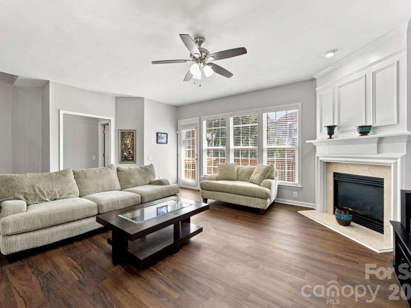 14543 Durant Boulevard, Charlotte, NC 28277.  MLS# CAR4426222, YatesRealty ID 52502. Neutral Decor