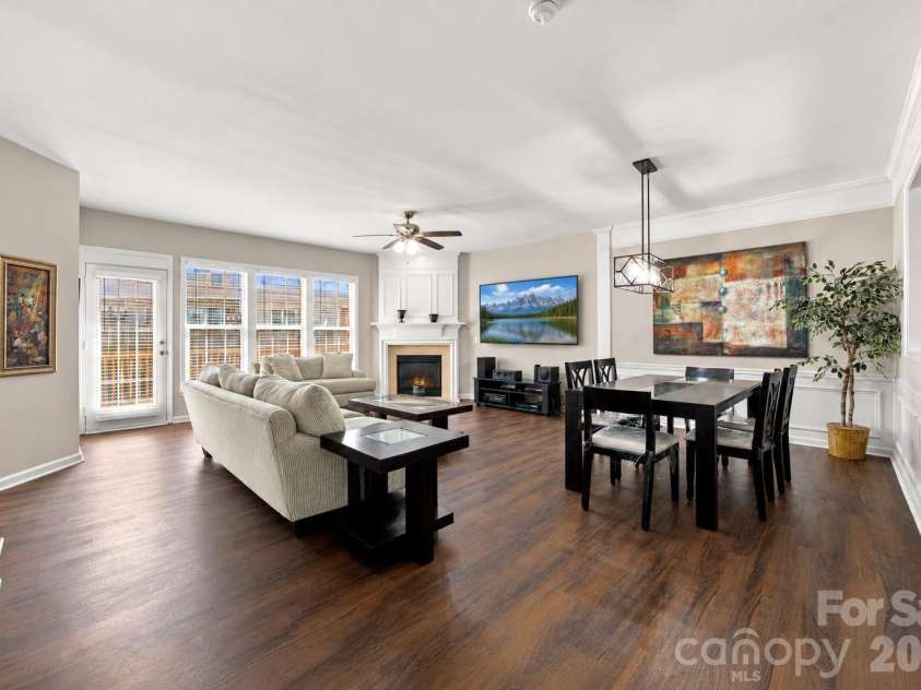 14543 Durant Boulevard, Charlotte, NC 28277.  MLS# CAR4426222, YatesRealty ID 52502. Spacious Great Room