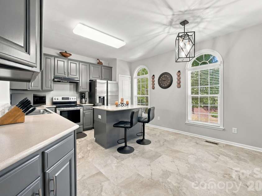 14543 Durant Boulevard, Charlotte, NC 28277.  MLS# CAR4426222, YatesRealty ID 52502. SS Appliances
