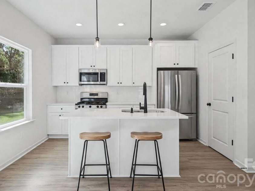 803 Key Street, Charlotte, NC 28208.  MLS# CAR4422508, YatesRealty ID 52503. 