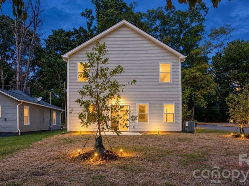 803 Key Street, Charlotte, NC 28208.  MLS# CAR4422508, YatesRealty ID 52503. 