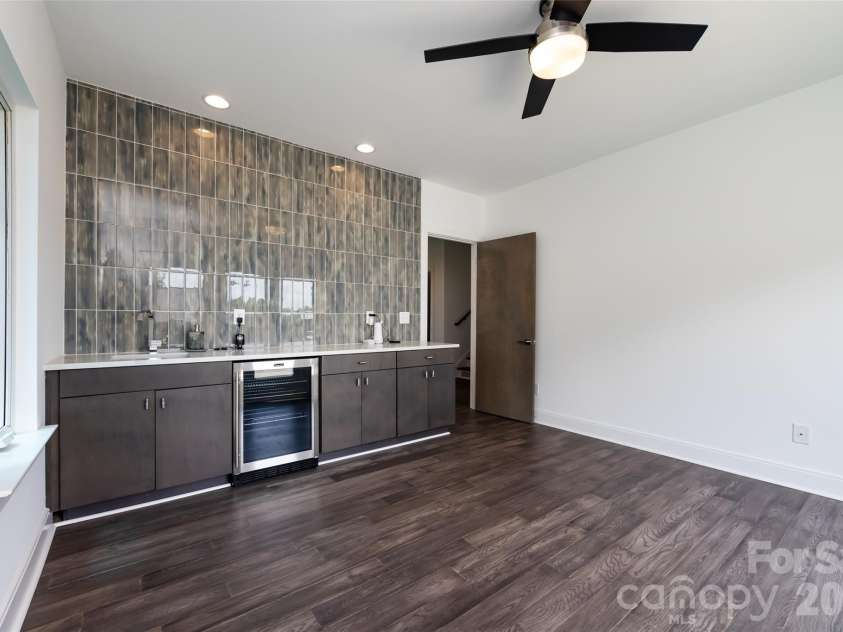 232 Flint Street, Charlotte, NC 28216.  MLS# CAR4425709, YatesRealty ID 52507. 