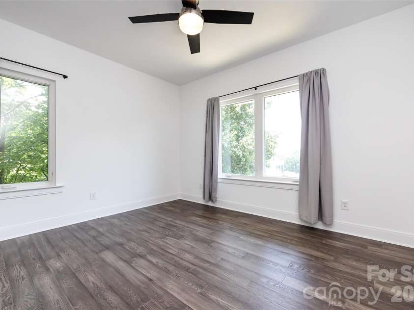 232 Flint Street, Charlotte, NC 28216.  MLS# CAR4425709, YatesRealty ID 52507. 