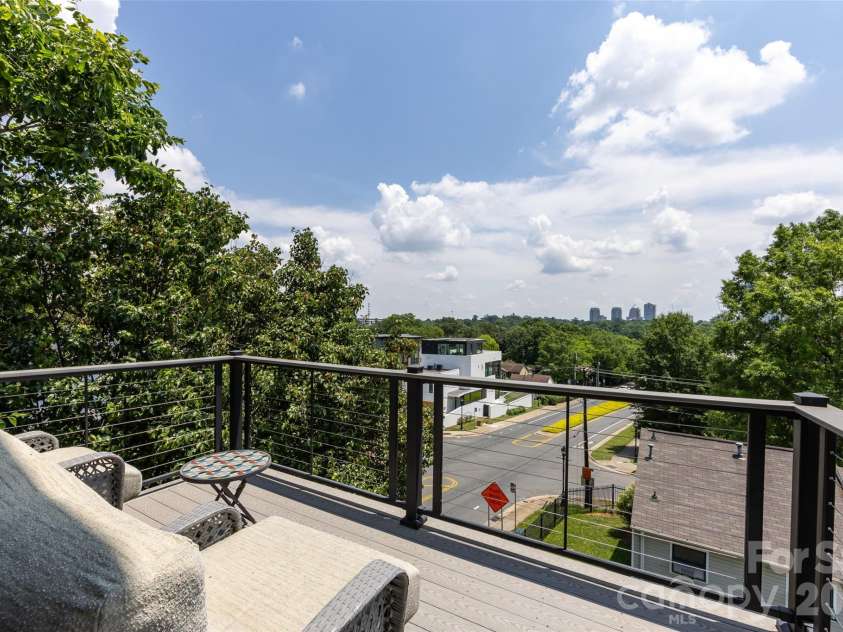 232 Flint Street, Charlotte, NC 28216.  MLS# CAR4425709, YatesRealty ID 52507. 