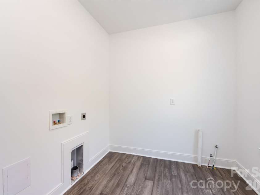 232 Flint Street, Charlotte, NC 28216.  MLS# CAR4425709, YatesRealty ID 52507. Laundry 1st Floor