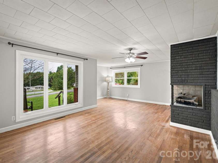 316 Hibriten Drive, Lenoir, NC 28645.  MLS# CAR4416565, YatesRealty ID 52508. 