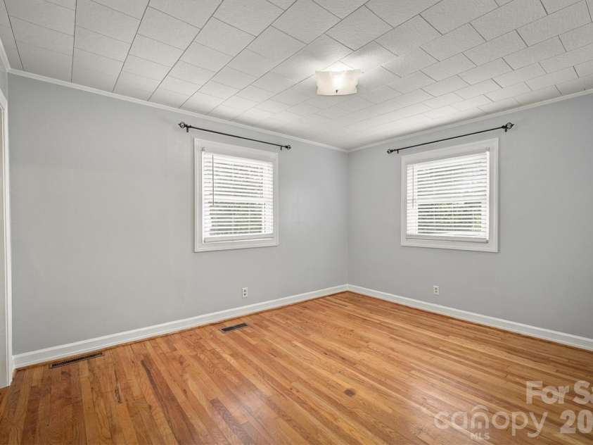 316 Hibriten Drive, Lenoir, NC 28645.  MLS# CAR4416565, YatesRealty ID 52508. 