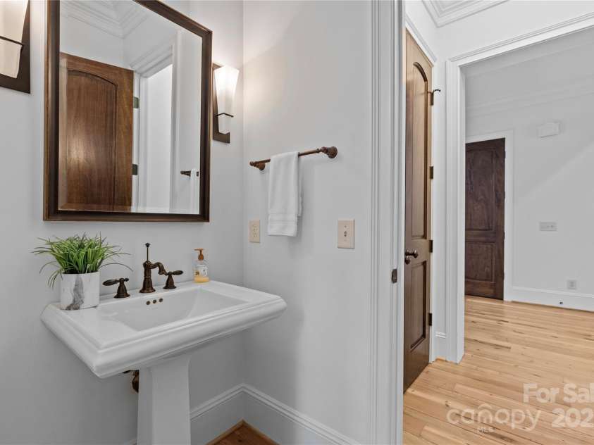 304 Ivy Springs Lane, Waxhaw, NC 28173.  MLS# CAR4239863, YatesRealty ID 5251. 1 of 3 powder rooms