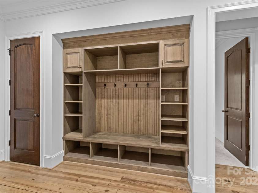 304 Ivy Springs Lane, Waxhaw, NC 28173.  MLS# CAR4239863, YatesRealty ID 5251. Mudroom/dropzone