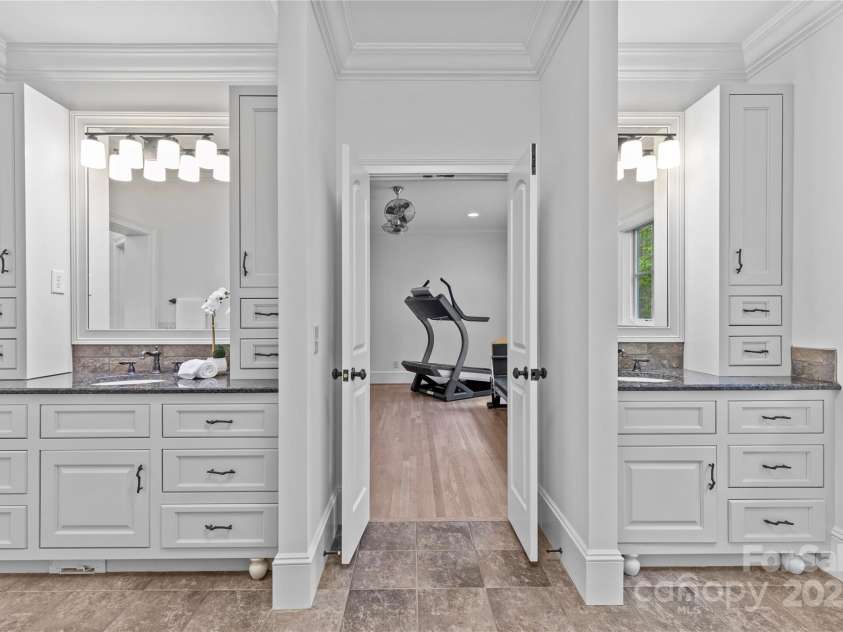 304 Ivy Springs Lane, Waxhaw, NC 28173.  MLS# CAR4239863, YatesRealty ID 5251. Primary bath