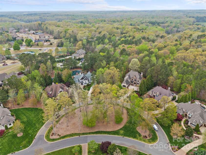 304 Ivy Springs Lane, Waxhaw, NC 28173.  MLS# CAR4239863, YatesRealty ID 5251. Tucked away on small street