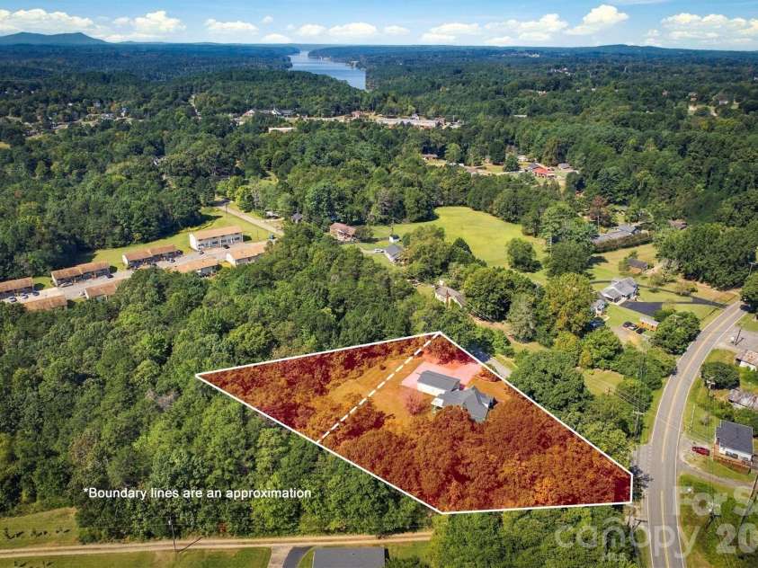 2993 Countryside Drive, Granite Falls, NC 28630.  MLS# CAR4417542, YatesRealty ID 52510. 