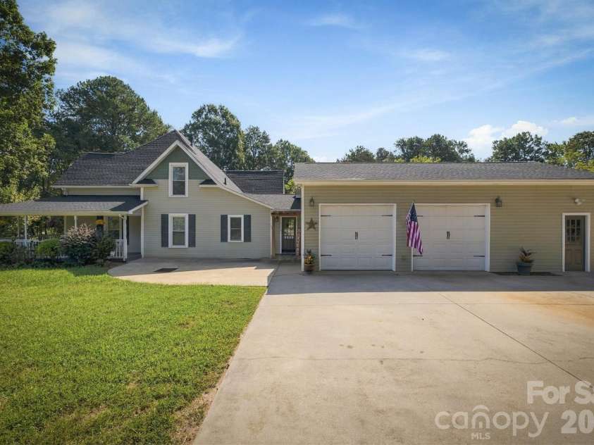2993 Countryside Drive, Granite Falls, NC 28630.  MLS# CAR4417542, YatesRealty ID 52510. 