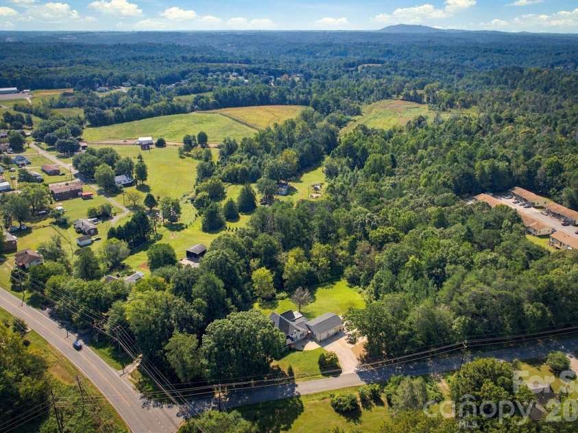 2993 Countryside Drive, Granite Falls, NC 28630.  MLS# CAR4417542, YatesRealty ID 52510. 