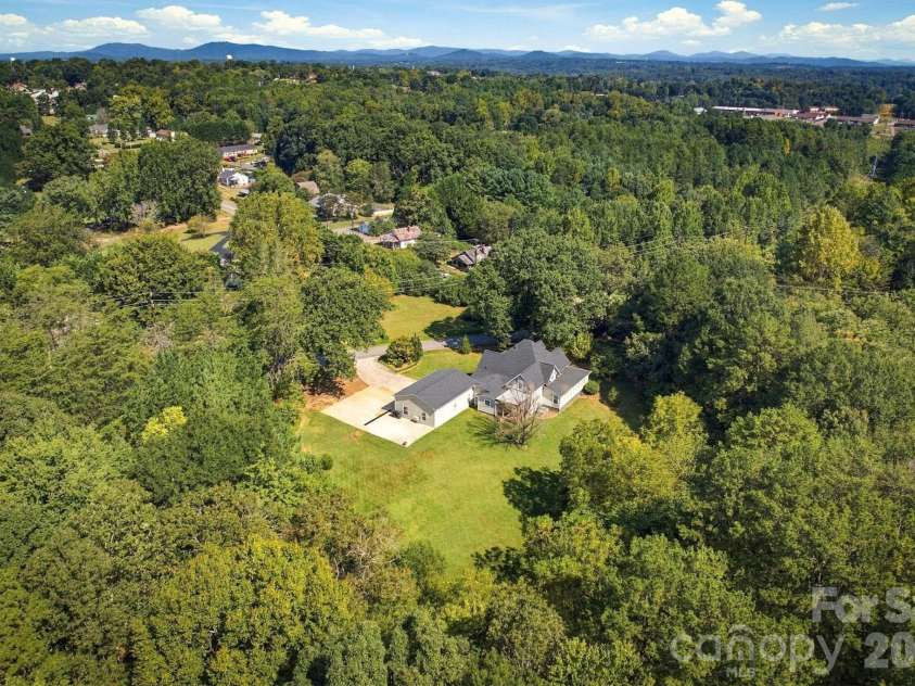 2993 Countryside Drive, Granite Falls, NC 28630.  MLS# CAR4417542, YatesRealty ID 52510. 