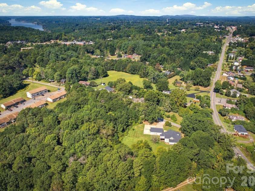 2993 Countryside Drive, Granite Falls, NC 28630.  MLS# CAR4417542, YatesRealty ID 52510. 