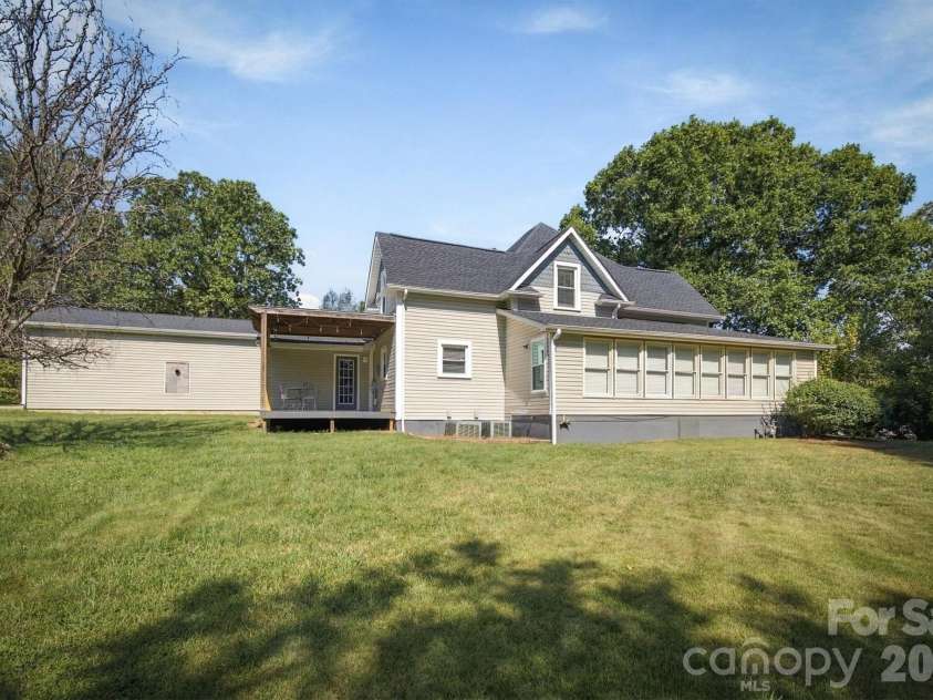 2993 Countryside Drive, Granite Falls, NC 28630.  MLS# CAR4417542, YatesRealty ID 52510. 