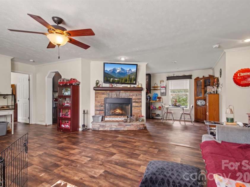 106 Belinda Loop, Statesville, NC 28677.  MLS# CAR4427725, YatesRealty ID 52514. 