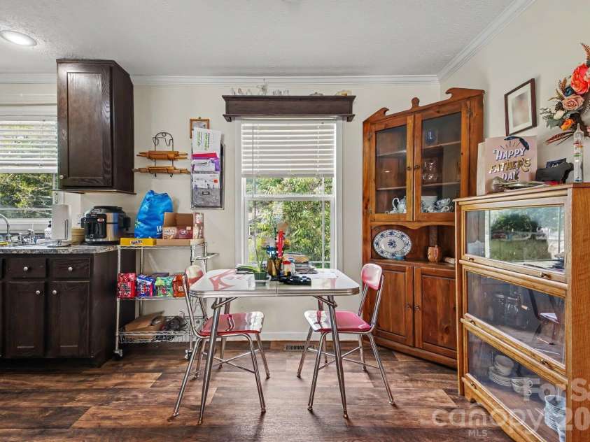106 Belinda Loop, Statesville, NC 28677.  MLS# CAR4427725, YatesRealty ID 52514. 