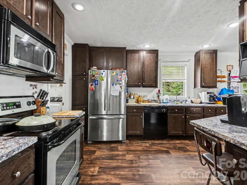 106 Belinda Loop, Statesville, NC 28677.  MLS# CAR4427725, YatesRealty ID 52514. 