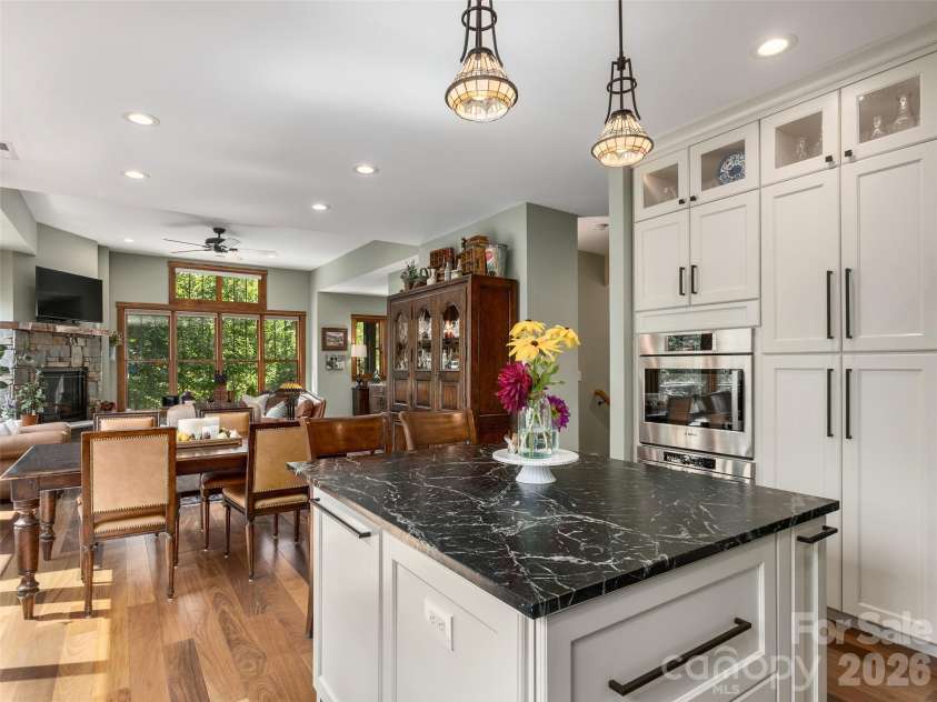 95 Merrills Chase Road, Asheville, NC 28803.  MLS# CAR4427721, YatesRealty ID 52517. 