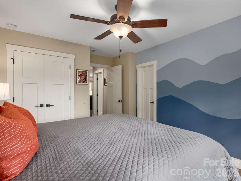 95 Merrills Chase Road, Asheville, NC 28803.  MLS# CAR4427721, YatesRealty ID 52517. 