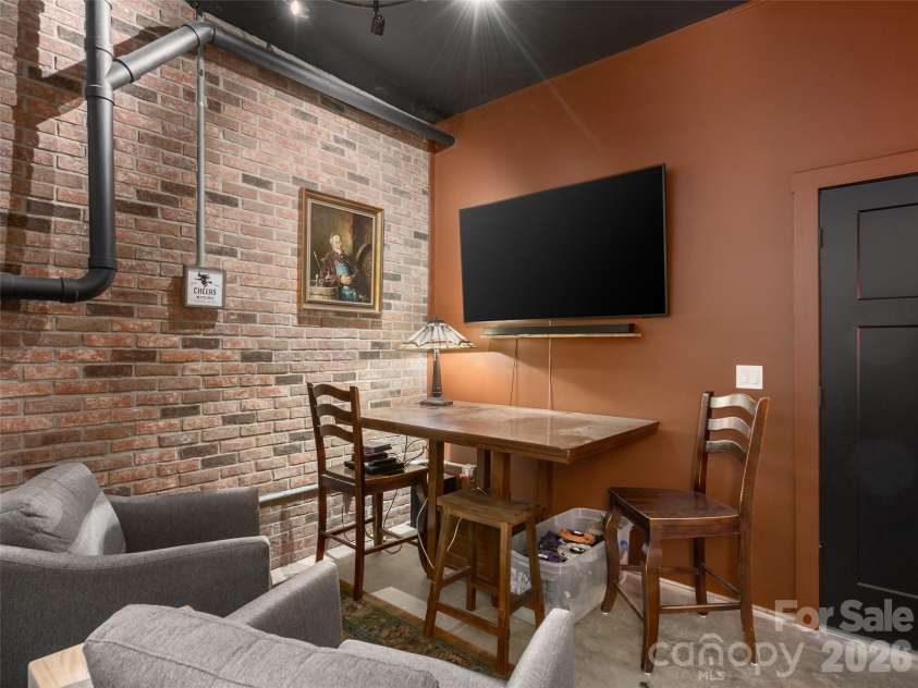 95 Merrills Chase Road, Asheville, NC 28803.  MLS# CAR4427721, YatesRealty ID 52517. 
