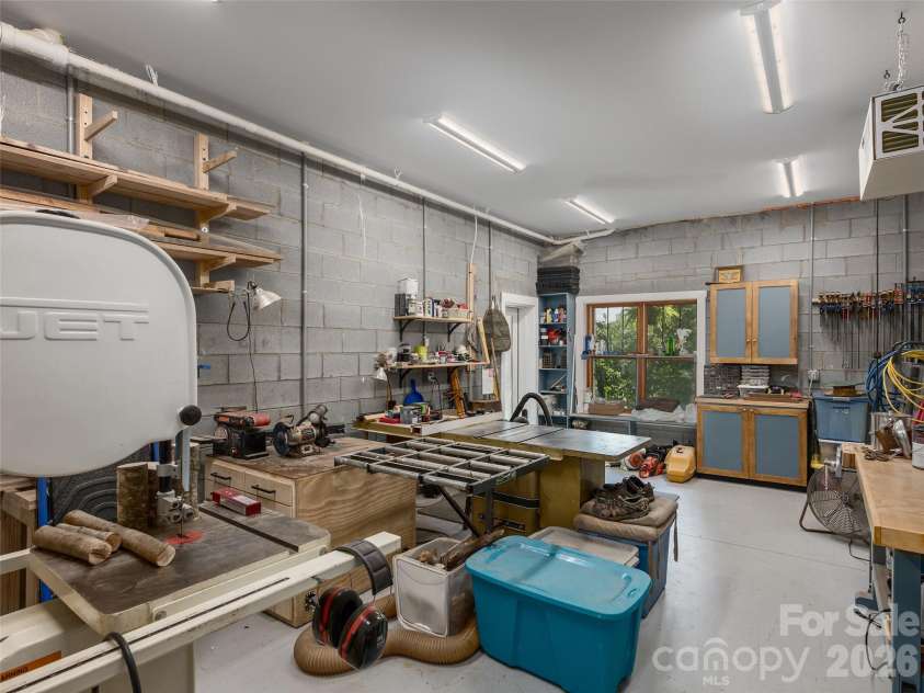 95 Merrills Chase Road, Asheville, NC 28803.  MLS# CAR4427721, YatesRealty ID 52517. 